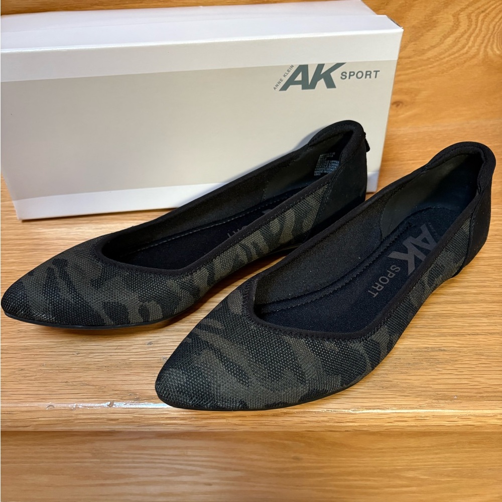 AK Sport Camouflage Flats Sz 8.5